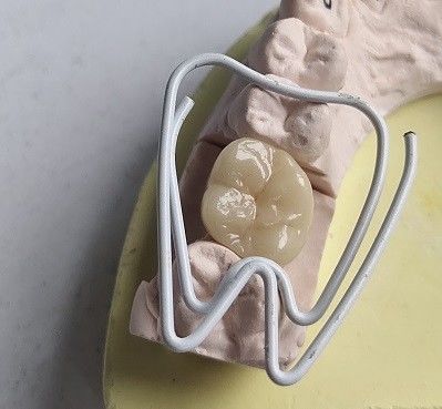 자기 큐빅 지르코니아 이